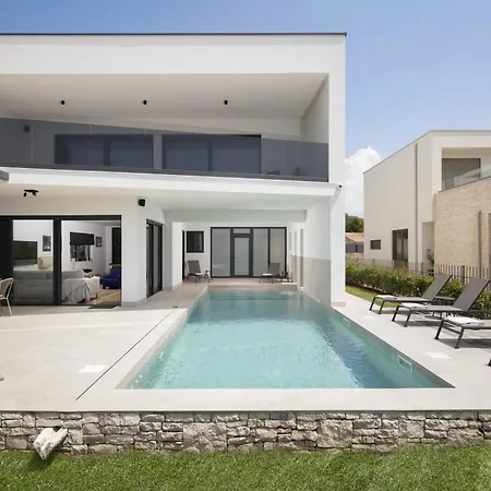 Bb Near Rovinj Villa