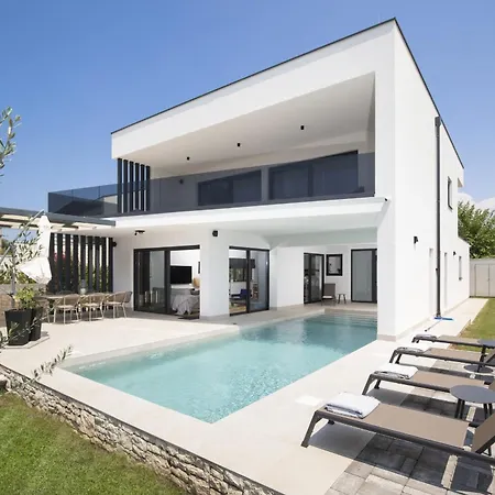 Bb Near Rovinj Villa Bale